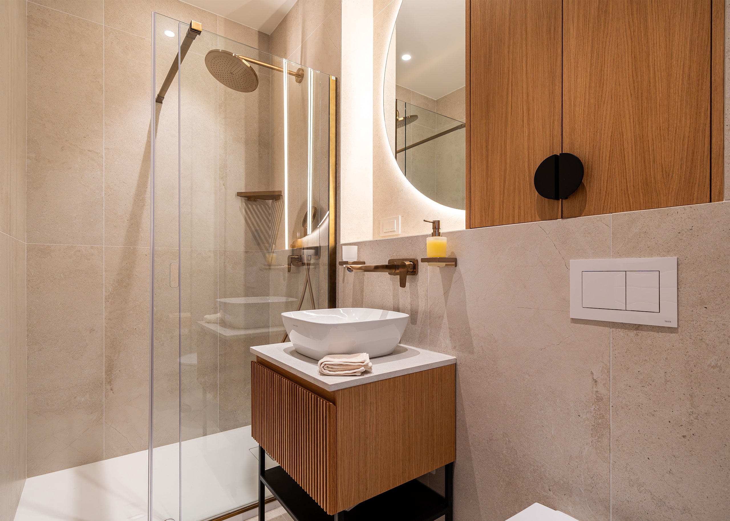 Small bathroom at Villa Ladeti Sereno